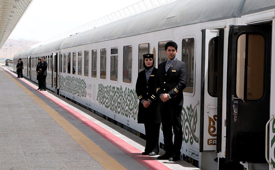 راه‌اندازی قطار 5 ستاره فدک در محور اهواز - تهران