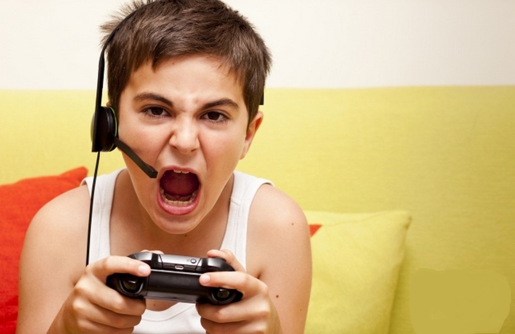 بازی های رایانه ای موجب درون گرایی و بروز رفتار خشونت آمیز در کودکان و نوجوانان می شود