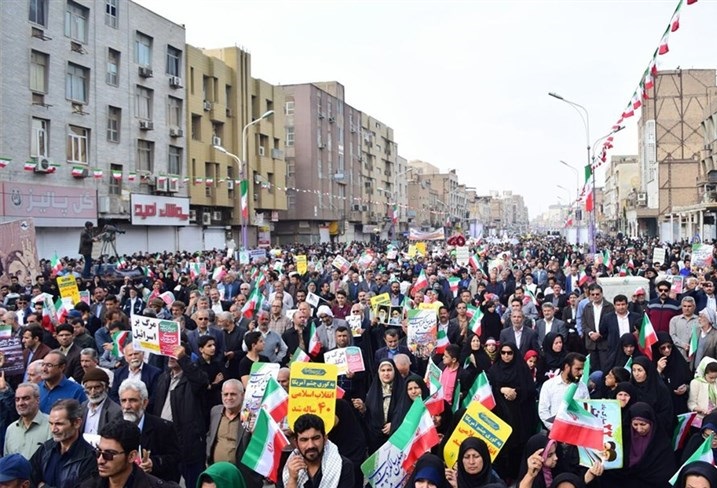 حضور مردم اهواز در راهپیمایی ۲۲ بهمن