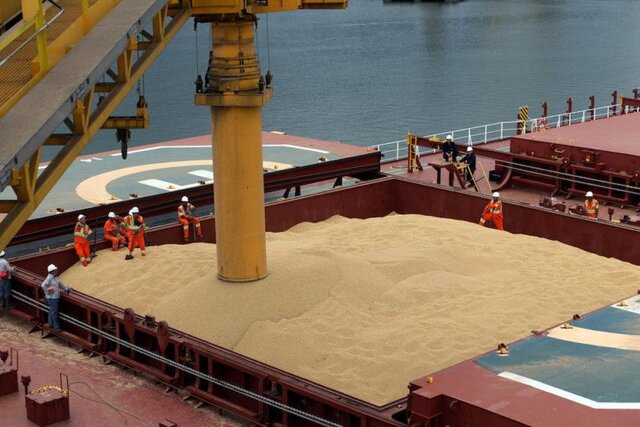  پهلوگیری کشتی حامل ۶۳ هزار تن گندم در بندر امام خمینی