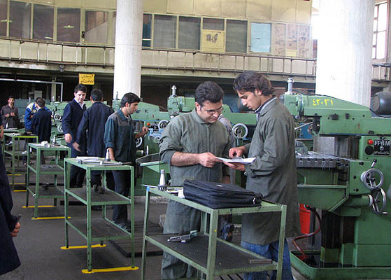 ۱۰۲ واحد تولیدی راکد در استان خوزستان فعال شده است 
