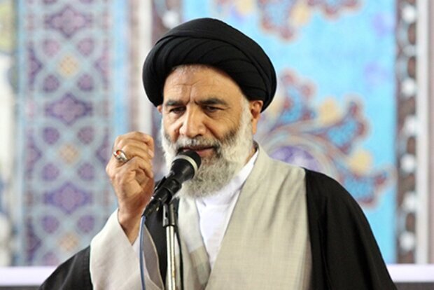  تأکید امام جمعه اهواز بر تقویت بازدارندگی و رسیدگی به مطالبات مردم